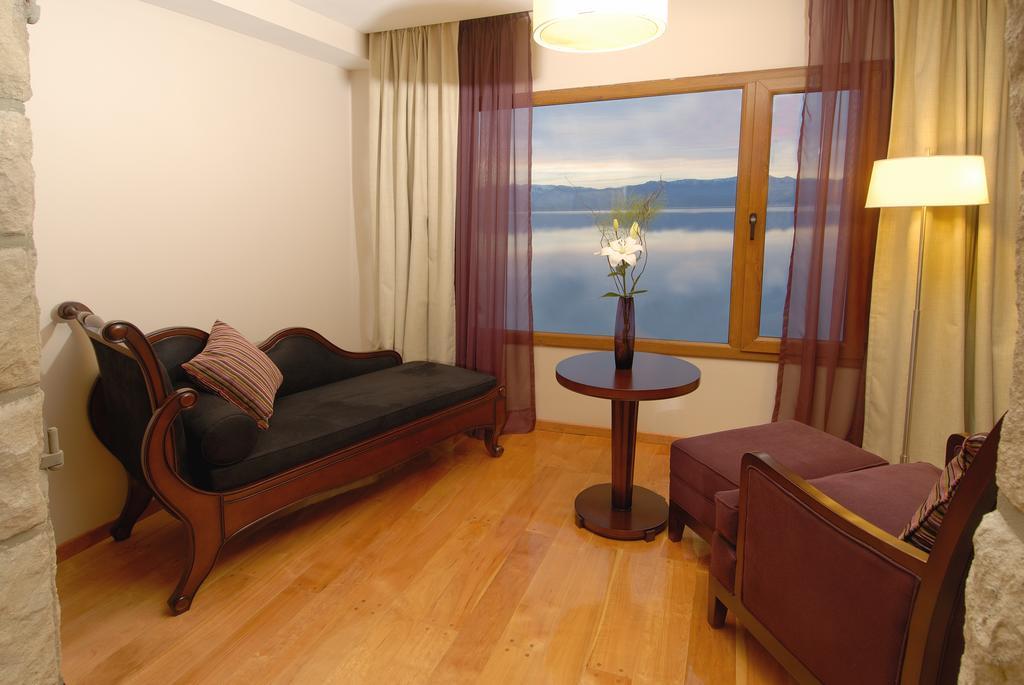 Deluxe Suite,1277335597:JPEG